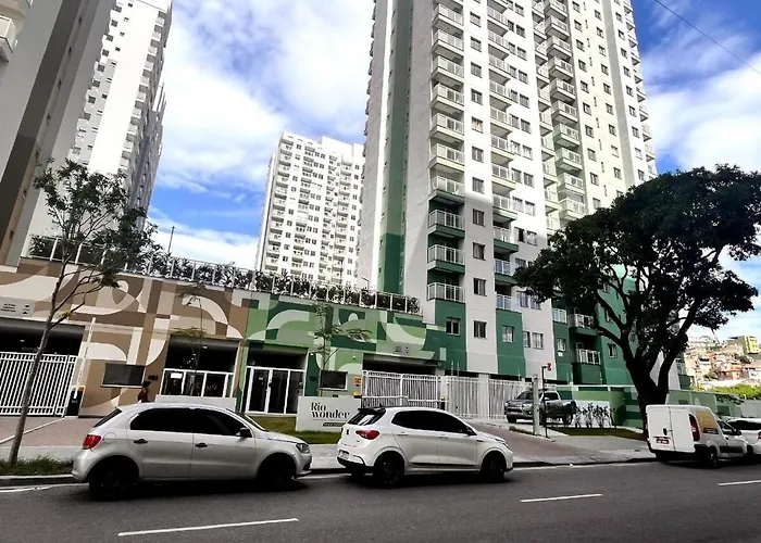 Apartamento de 2 quartos, com piscina e há 10 km de copacabana Rio de Janeiro